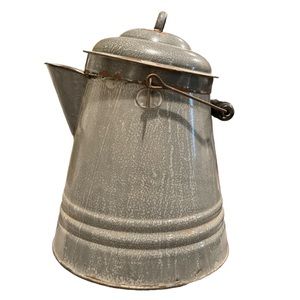 Antique Gray Spotted Granite Large Enamelware Cowboy Campfire Coffee Pot W/ Lid